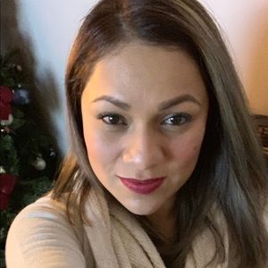 Meet your Posher, Enith